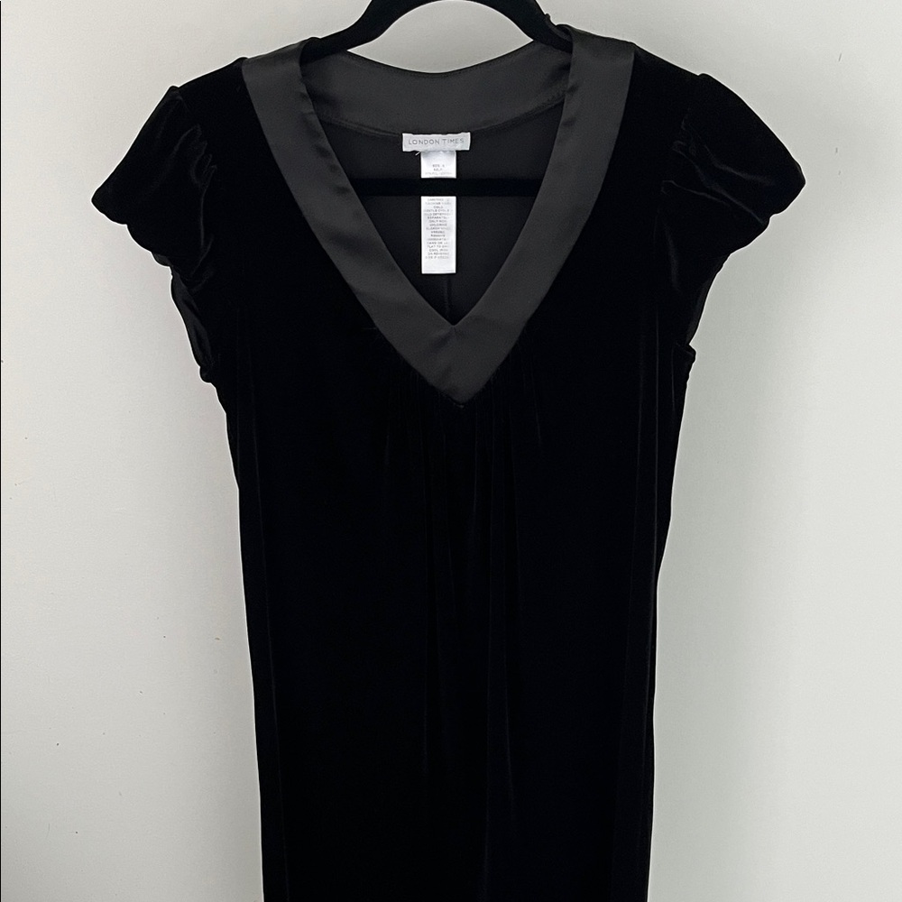 Beautiful London Times Black Velvet V-Neck Dress